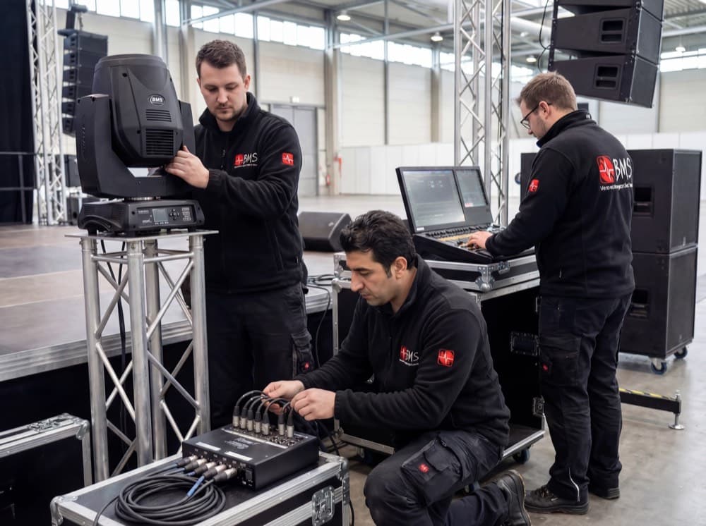 BMS Techniker bei einem Event vor Ort